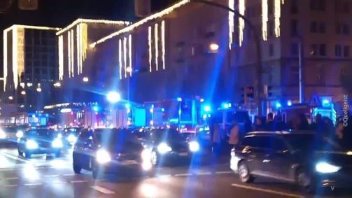 Carro atropela multidão em mercado de Natal na Alemanha