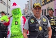 Grinch policial? Agente disfarçado prende suspeito de tráfico no Peru; veja vídeo
