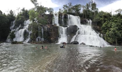 Cachoeira turística de MT apresenta risco de contaminação por bactéria, diz MP
