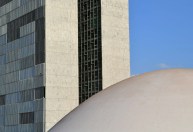 "Governo sabe da autonomia do Congresso", diz relator sobre PEC do pacote fiscal à CNN