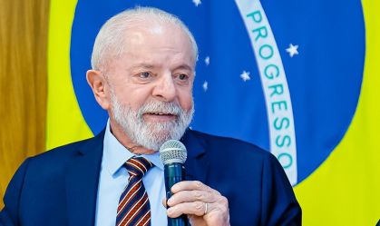 Lula regulamenta pensão para vítimas da hanseníase