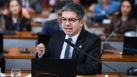 Querem fim do foro privilegiado para proteção individual, diz Randolfe
