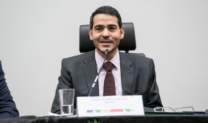 Tarifa de Trump viola "espírito de cooperação" entre países, diz Messias