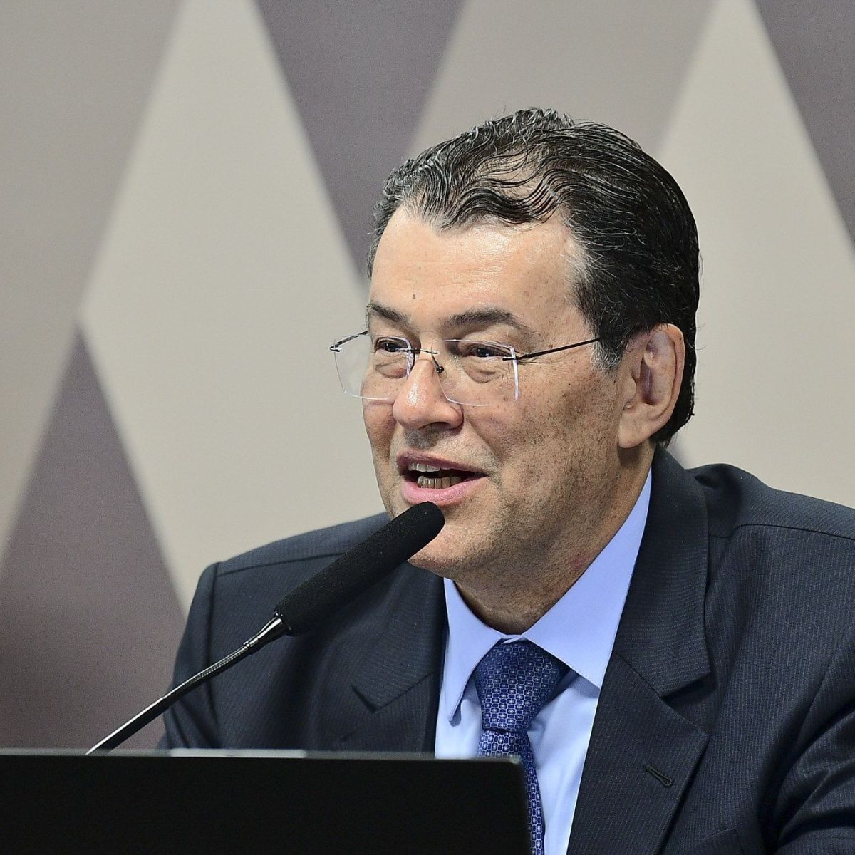 Quaest: Eduardo Braga lidera corrida ao Senado no AM