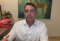 Bolsonaro vai responder processo, mas inquérito do golpe é "grande feijoada", diz Flávio
