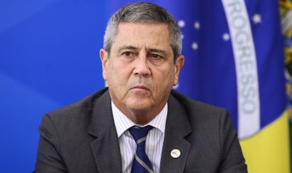 Moraes autoriza 24 congressistas a visitarem Braga Netto na prisão