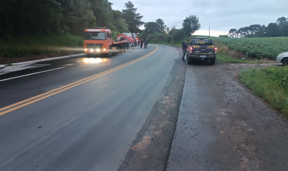 Socorristas e paciente morrem em acidente entre ambulância e caminhão no Paraná