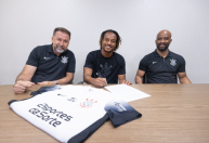 Corinthians renova contrato de titular até o fim de 2026
