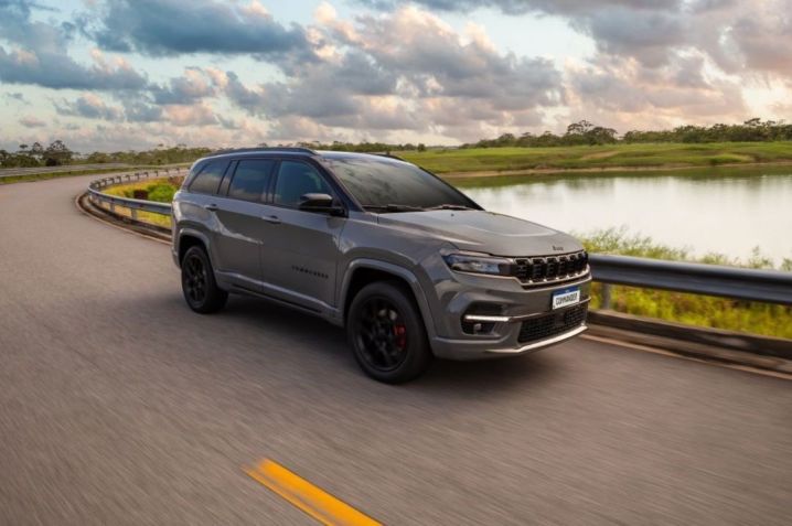 Jeep Commander recebeu novo motor 2.0 de 272 cv • Divulgação/Jeep