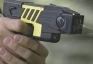 Como funciona a arma de choque usada para libertar refém na Avenida Paulista
