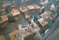 Vídeo: Ladrões fazem arrastão em estabelecimento na Zona Oeste de SP