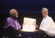 Gilberto Gil recebe título de Doutor Honoris Causa pela UFRJ
