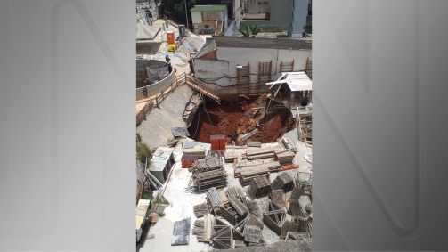 Desabamento em canteiro de obras da futura estação Bela Vista, da linha 6-laranja do metrô de São Paulo