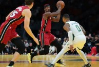 "Não estamos negociando Jimmy Butler", diz presidente do Miami Heat após boatos