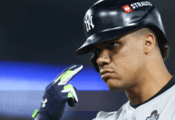 Astro do beisebol nos EUA assina o maior contrato da história dos esportes