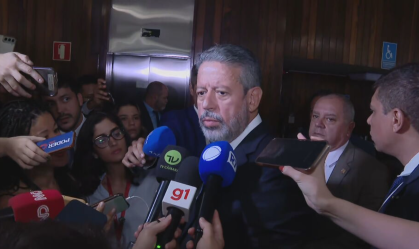 Lira confirma votação da tributária e parte do pacote de gastos nesta terça