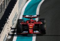 Leclerc encerra ano liderando teste coletivo em Abu Dhabi; Bortoleto fica em 18º