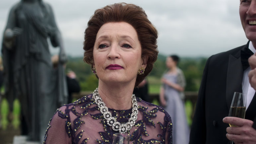 Lesley Manville recebeu duas indicações ao Emmy por "The Crown" • Divulgação