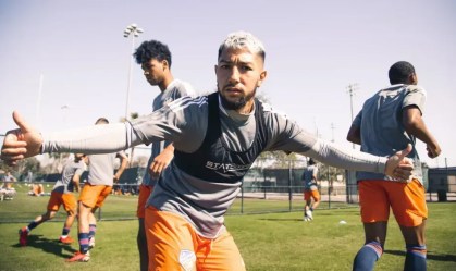 Quem é Luciano Acosta, reforço de 1,59 m do Fluminense