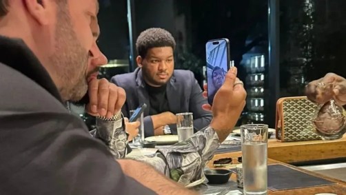 Imagem publicada por Memphis Depay, do Corinthians, de conversa com Pogba