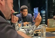 Corinthians: Memphis divulga foto de conversa com Pogba e diretor do clube