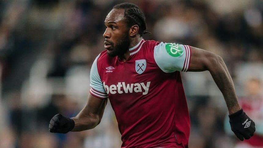 Michail Antonio, do West Ham, sofreu um acidente