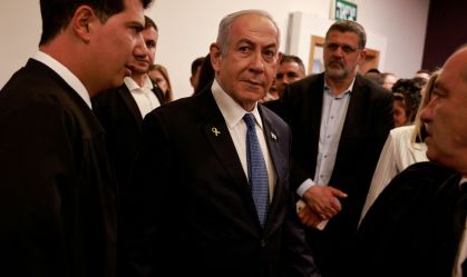 Primeiro-ministro de Israel, Benjamin Netanyahu, em Tribunal de Tel Aviv.