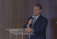 "Me arrependo muito da postura reativa que eu tive", diz Tarcísio sobre câmeras corporais