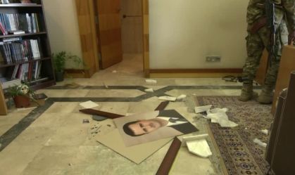 CNN tem acesso a palácios presidenciais na Síria após queda de Bashar al-Assad