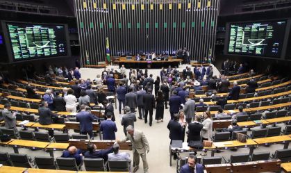 Três deputados petistas votaram contra PEC do pacote fiscal do governo