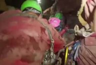Vídeo: Equipes trabalham em resgate de exploradora de cavernas na Itália