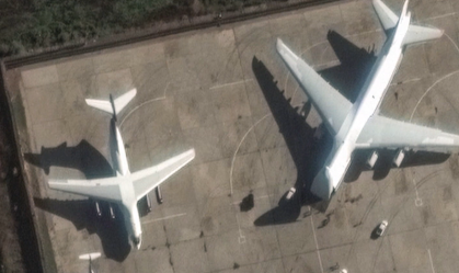 Rússia parece preparar aeronaves para deixar Síria, mostram imagens de satélite