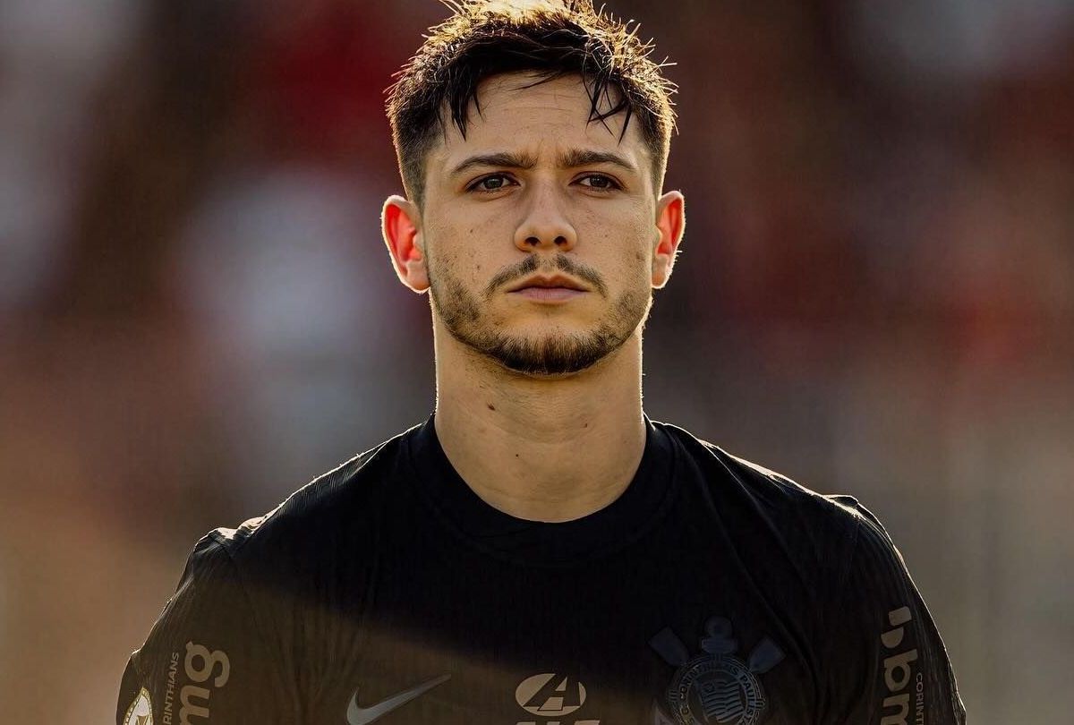 Garro falha no Dérbi, mas mantém respaldo no Corinthians