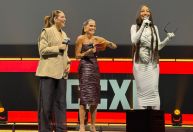 “Terceira Metade”: Deborah Secco comandará reality sobre trisais no Globoplay