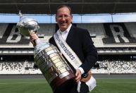 John Textor abre o jogo sobre busca por novo técnico do Botafogo