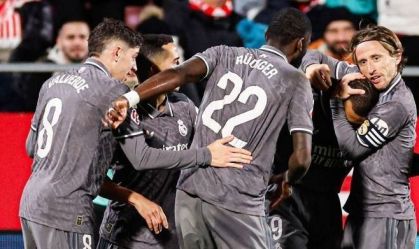 Time do Real Madrid comemora vitória em LaLiga