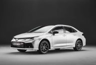 Toyota lança Corolla 2025 em versão com visual esportivo