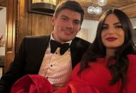 Grávida de Verstappen, filha de Nelson Piquet publica fotos de Natal em família