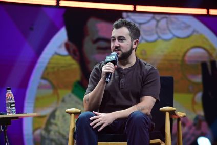 O ator Vincent Martella conversou com o público da CCXP24 sobre seu papel em &quot;Todo Mundo Odeia o Cris&quot;
