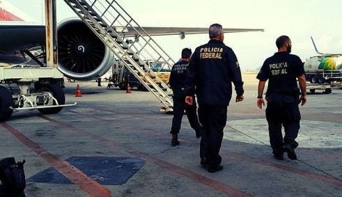 Momento em que a PF prende suspeito de estupro no aeroporto de Belém (PA)
