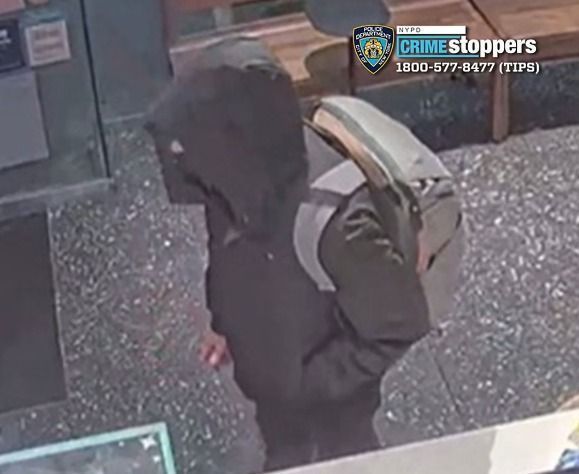 Polícia de NY divulga imagens do suspeito de matar CEO da UnitedHealthcare • NYPD