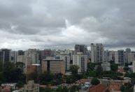 Defesa Civil de SP alerta para ventos fortes em toda faixa leste do estado