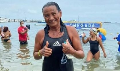 Nadadora de 69 anos morre durante prova em mar aberto na Bahia