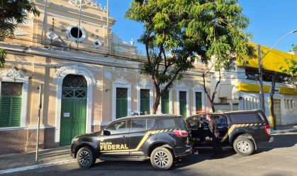 Agente da PF recebia mesada de R$ 6 mil para manter grupo informado