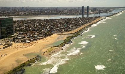 Jovem é morto a poucos metros de posto policial em praia do Recife