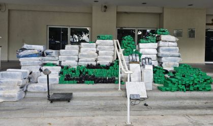 Polícia prende 9 pessoas e apreende 5 toneladas de drogas em operação no Rio