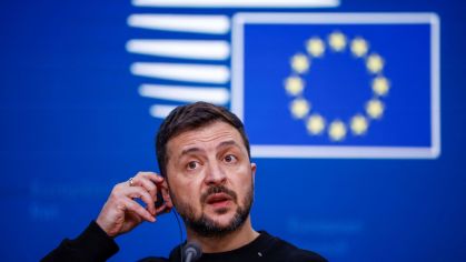 Presidente da Ucrânia, Volodymyr Zelensky, participa de cúpula da UE, em Bruxelas.