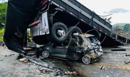 Excesso de peso e velocidade causaram acidente com 39 mortos em MG, diz PRF