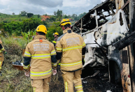 Bombeiros encerram trabalhos em grave acidente em MG; mais de 30 morreram
