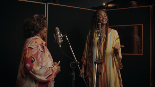 Luciana Mello e Alcione no vídeo de "Fenomenal", do projeto "Casa da Lu"